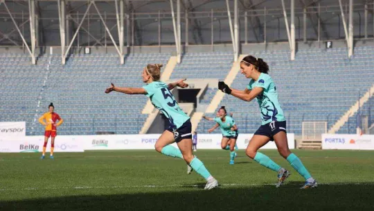 Galatasaray'ı 1-0 yenen FOMGET, ilk yarıyı lider tamamladı