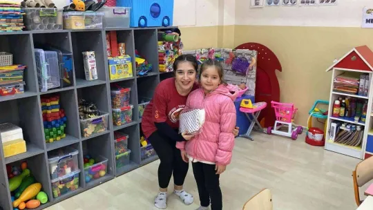 Galatasaray taraftarları köy çocuklarını sevindirdi