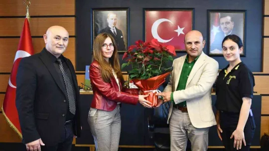 Gazeteci adayları sordu, Başkan Oral cevapladı