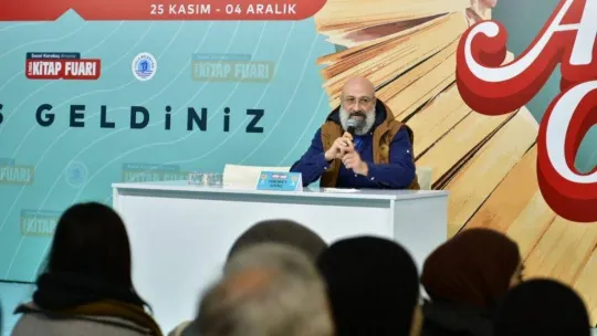 Gazeteci Hikmet Genç: 'Recep Tayyip Erdoğan insanlara genetik kodlarını hatırlatıyor'