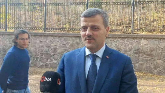 Gazi Üniversitesi Rektörü Yıldız, Gazi'nin Patileri'ni besledi