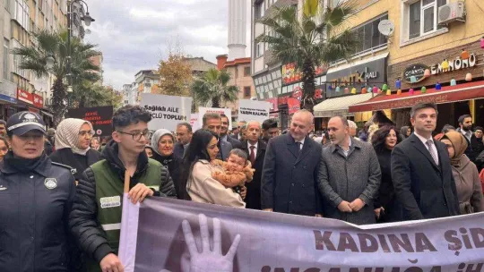 Gaziosmanpaşa'da 'kadına yönelik şiddete karşı' yürüyüş düzenlendi