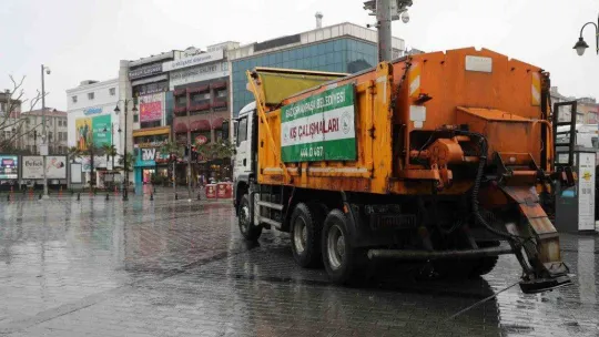 Gaziosmanpaşa'da ekipler karla mücadeleye hazır