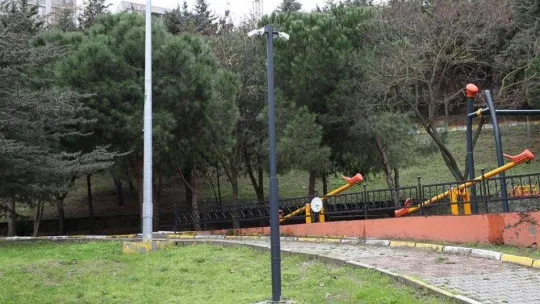 Gaziosmanpaşa'da parklar 24 saat boyunca izleniyor