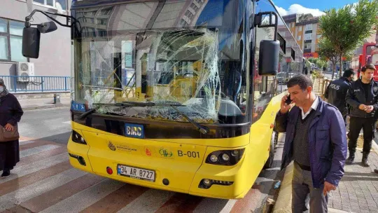 Gaziosmanpaşa'daki İETT peronlarında feci kaza: Şoför iki otobüsün arasında sıkıştı