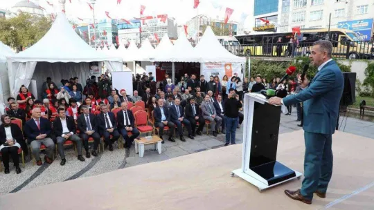 Gaziosmanpaşalı öğrenciler '2. Küçük Buluşlar Büyük Dünyalar Bilim Şenliği'nde bir araya geldi