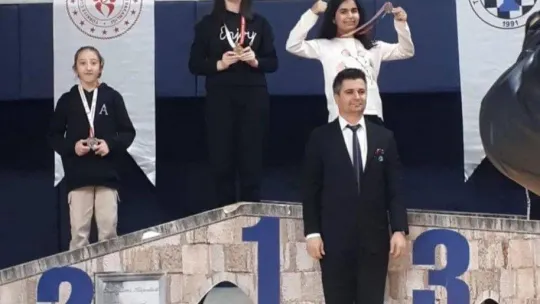 Gebzeli sporcular madalyalara doymuyor