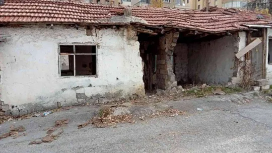 Gecekondusu 'yeşil alan' yapılacağı için yıkılan engelli adamdan Çankaya Belediyesine tepki: 'Ben nerede yaşayacağım'