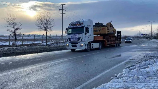 Geçiş güzergahı Konya'da yardım tırı yoğunluğu