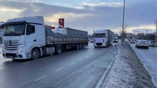 Geçiş güzergahı Konya'da yardım tırı yoğunluğu