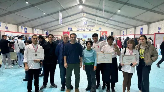 Geleceğin şefleri İstanbul'dan 3'ü altın 5 madalya ile döndü
