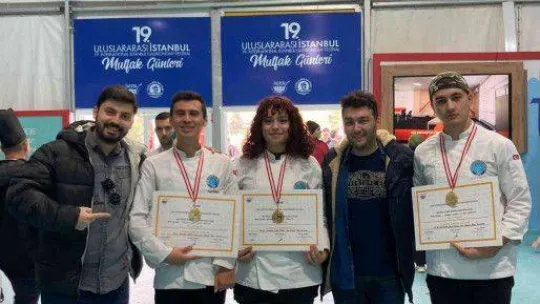 Geleceğin şeflerinden büyük başarı