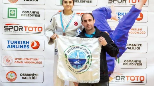 Gemlik Belediyespor iki turnuvada derece yaptı