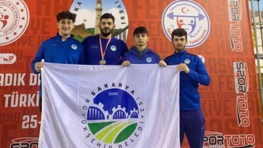 Genç halterci Tokat'tan başarıyla döndü