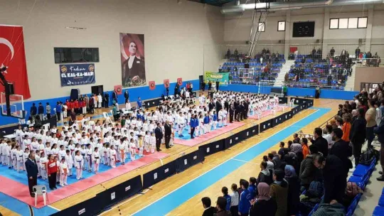 Genç karateciler 45 madalya topladı