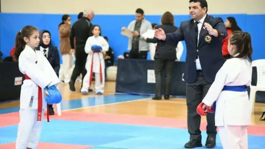 Genç karateciler 45 madalya topladı