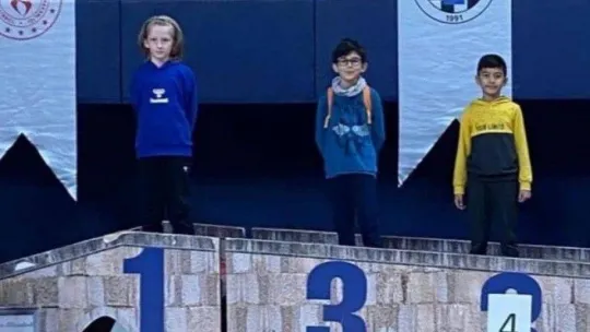 Genç satranççılar hünerlerini müsabakada sergiledi