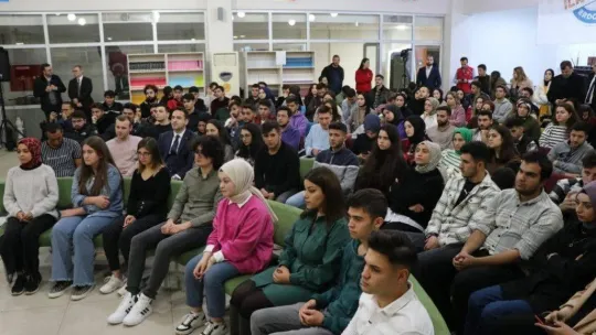 Gençler istedi, Bakan Akar Cumhurbaşkanı Erdoğan'ı telefonla aradı