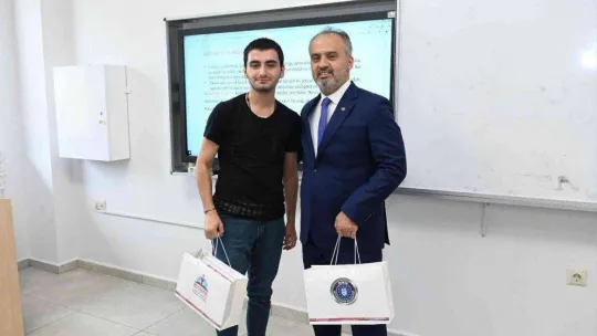 Gençler üniversiteye Bursa Büyükşehir'le hazırlanıyor
