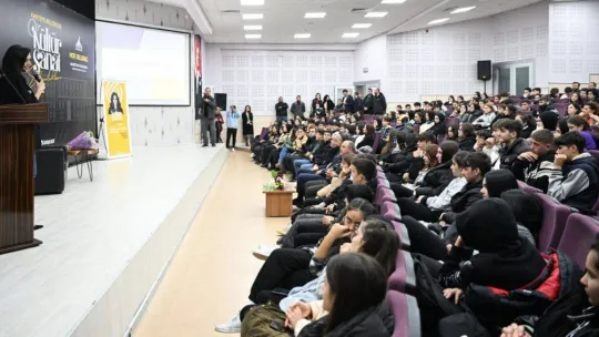 Gençlere etkili iletişim ve liderlik eğitimi