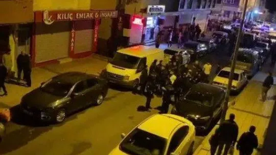 Gençlerin kavgasına aileler karışınca ortalık karıştı