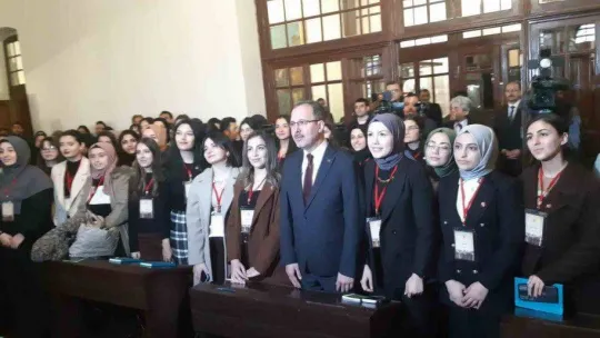 Gençlik ve Spor Bakanı Kasapoğlu, Diplomat Akademi Kampı'nın açılış programına katıldı