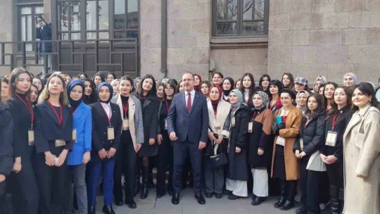 Gençlik ve Spor Bakanı Kasapoğlu, Diplomat Akademi Kampı'nın açılış programına katıldı
