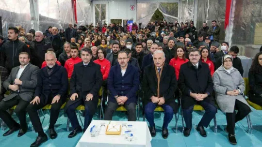 Gençlik ve Spor Bakanı Kasapoğlu: 'Birileri beceremezsiniz dediler, hamdolsun başardık'