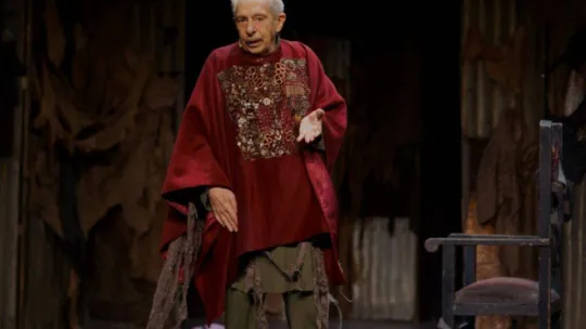 Genco Erkal'ın yeni oyunu 'İmparator', şubat ayı boyunca İstanbul'da 'perde' diyecek