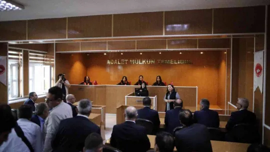 Gerçeği aratmayan duruşmaya Bakan Bozdağ'dan tam not