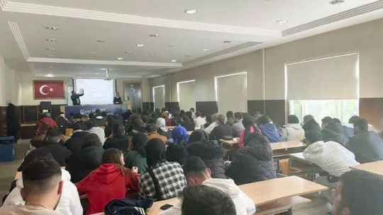 Geyve MYO'da iletişim ve CV odaklı kariyer eğitimi