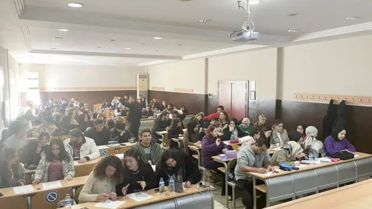 Geyve MYO'da iletişim ve CV odaklı kariyer eğitimi