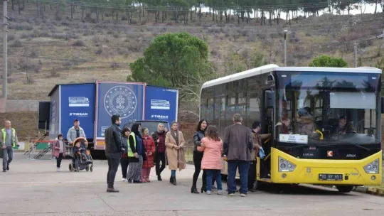 Gezen Sinema Sındırgı'da çocuklarla buluştu