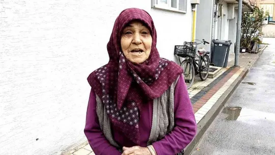 Girdiği minibüste mahsur kalan hırsızı polis kurtardı