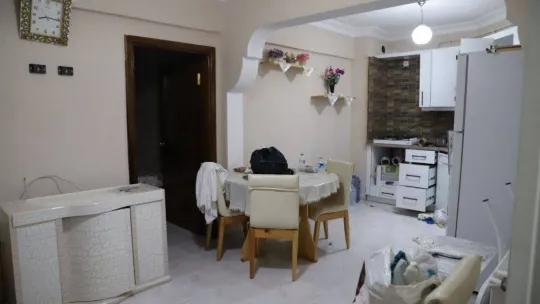 Girdikleri apartmanda 9 daireyi soyup sırra kadem bastılar
