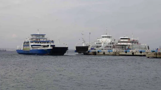 Gökçeada ve Bozcaada feribot seferlerine 2 gün fırtına engeli