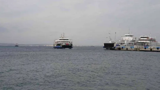 Gökçeada ve Bozcaada feribot seferlerine 2 gün fırtına engeli