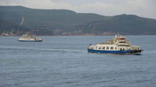 Gökçeada ve Bozcaada ilçelerine yapılması planlanan bazı feribot seferleri iptal edildi
