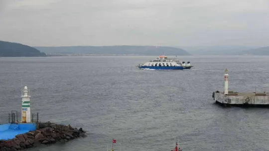 Gökçeada ve Bozcaada'ya bugün ve yarınki feribot seferleri fırtına nedeniyle iptal edildi