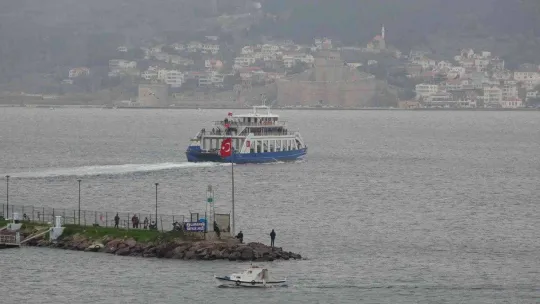 Gökçeada ve Bozcaada'ya feribot seferlerine 2 gün fırtına engeli
