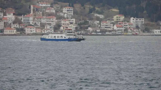 Gökçeada ve Bozcaada'ya fırtına nedeniyle bugün ve yarın tüm feribot seferleri iptal edildi