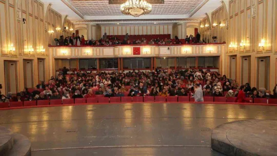 Gölbaşı Belediyesi'nden yetişkinlere yönelik tiyatro gösterimi