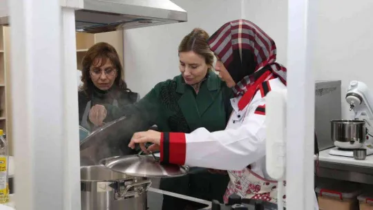 Gölbaşı Belediyesi'nin ücretsiz kurslarında eğitim devam ediyor