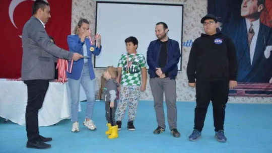 Gömeç Atatürk Kayalıkları Satranç Turnuvası yapıldı