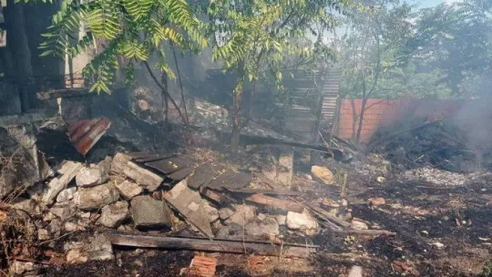 Gönen'de ev yangını