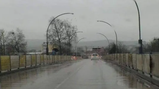 Gönen'de köprü yenileme çalışmaları başladı.
