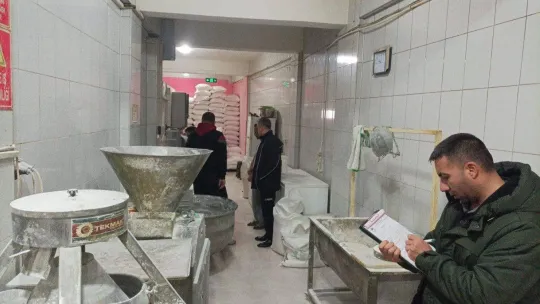 Gönen'de zabıta ekiplerinden denetleme