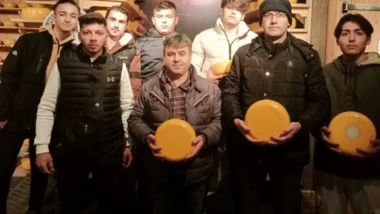 Gönenli öğrenciler İspanya'da güneş panellerini inceledi