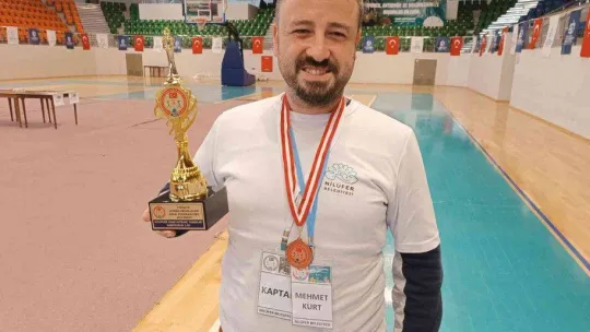 Görme Engellilerden satrançta bronz madalya