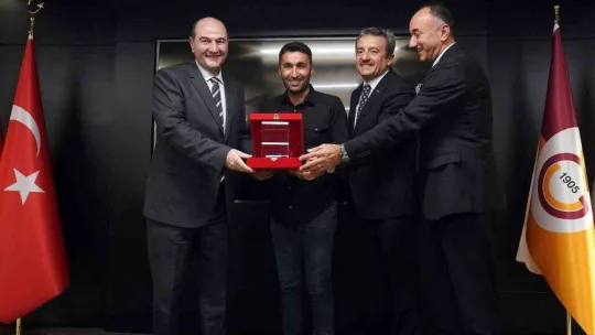 GSYİAD'dan İHA'ya ödül